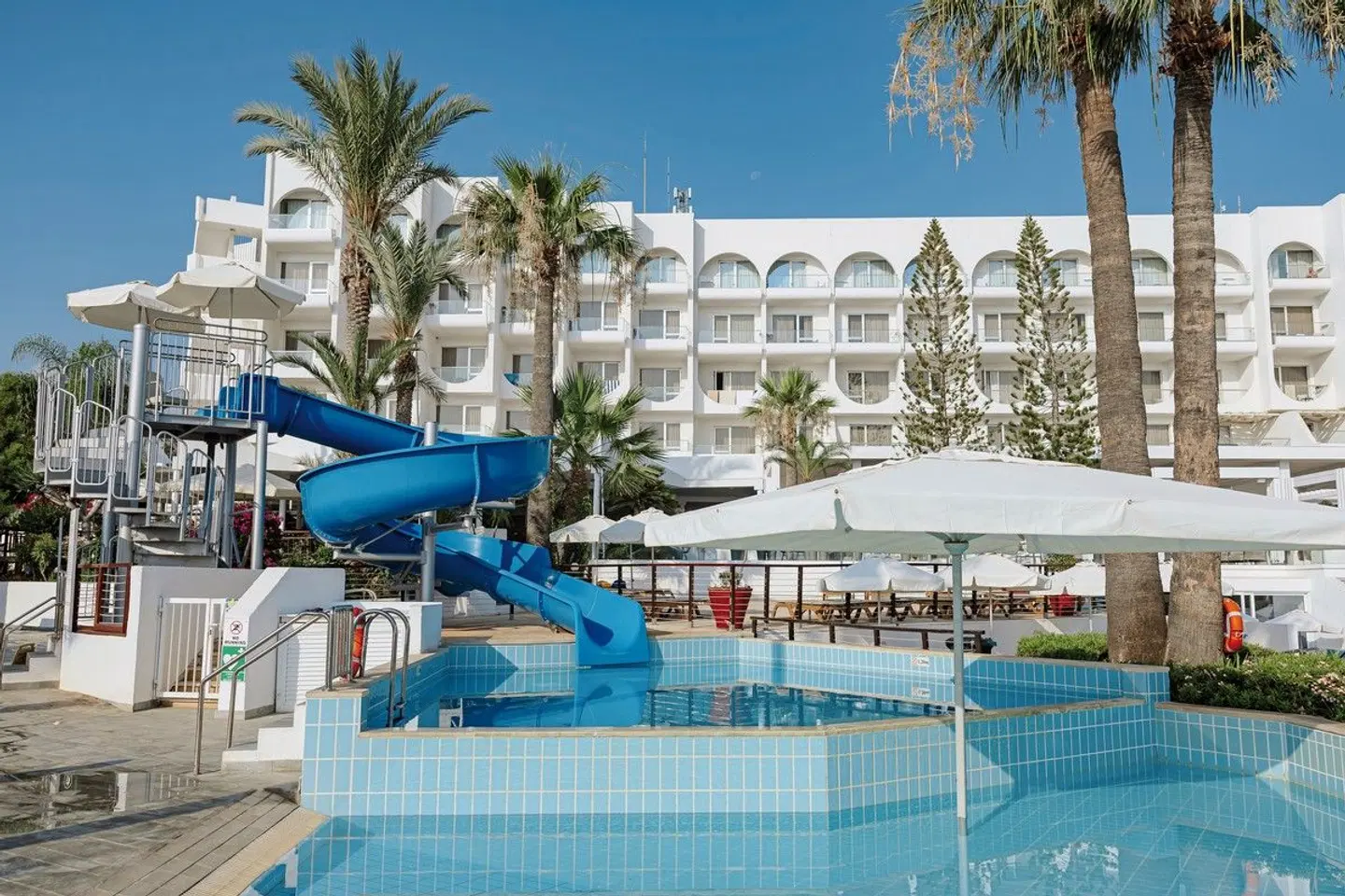 The Golden Coast Beach OUTDOOR_POOL