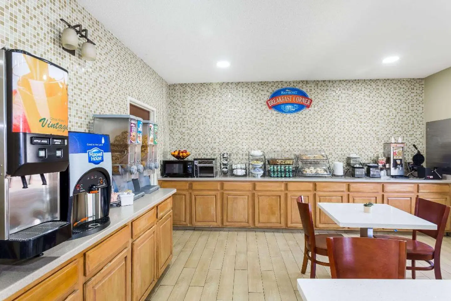 Baymont by Wyndham Savannah/Garden City ROOM_EXAMPLE