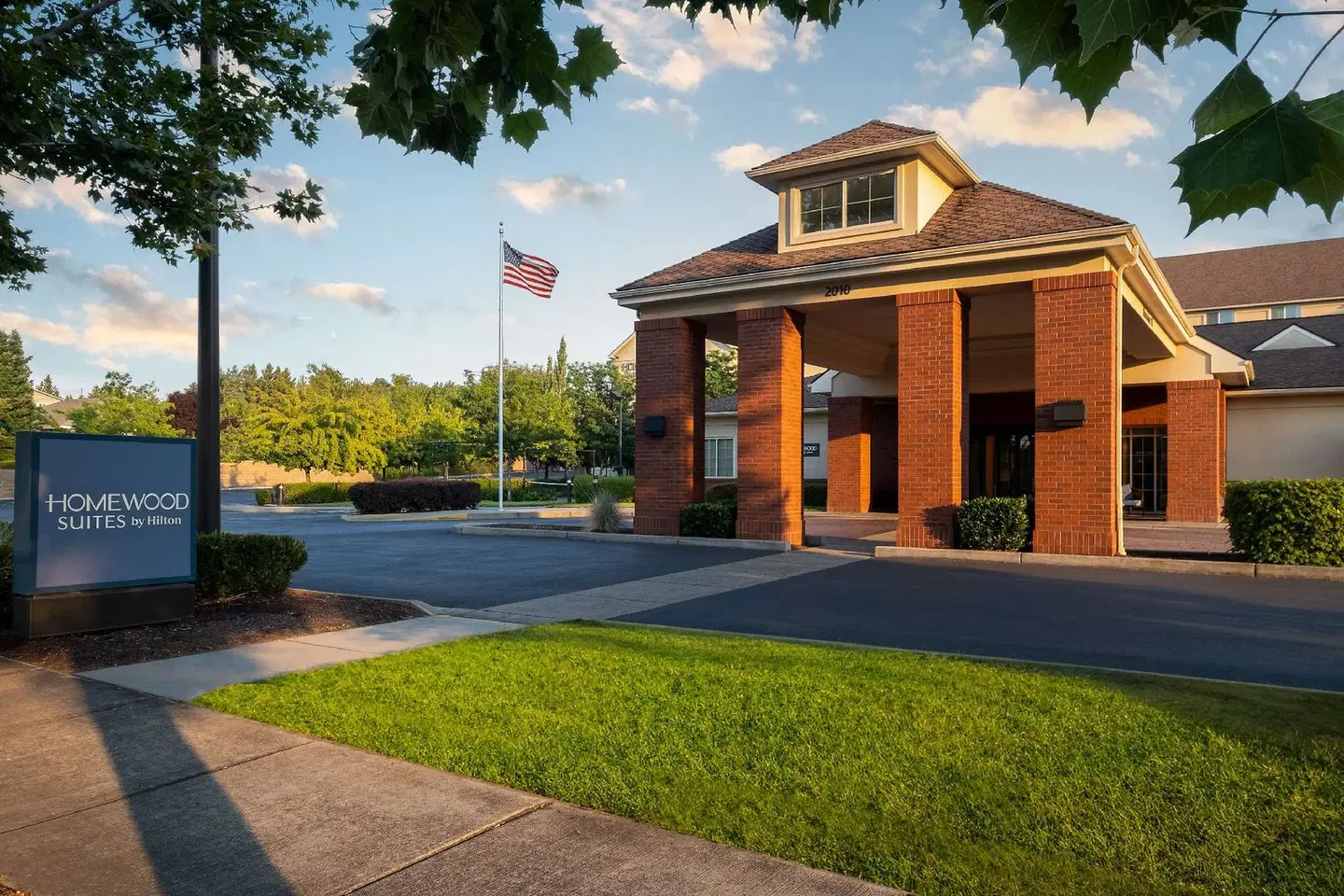 Homewood Suites by Hilton Medford EXTERIOR