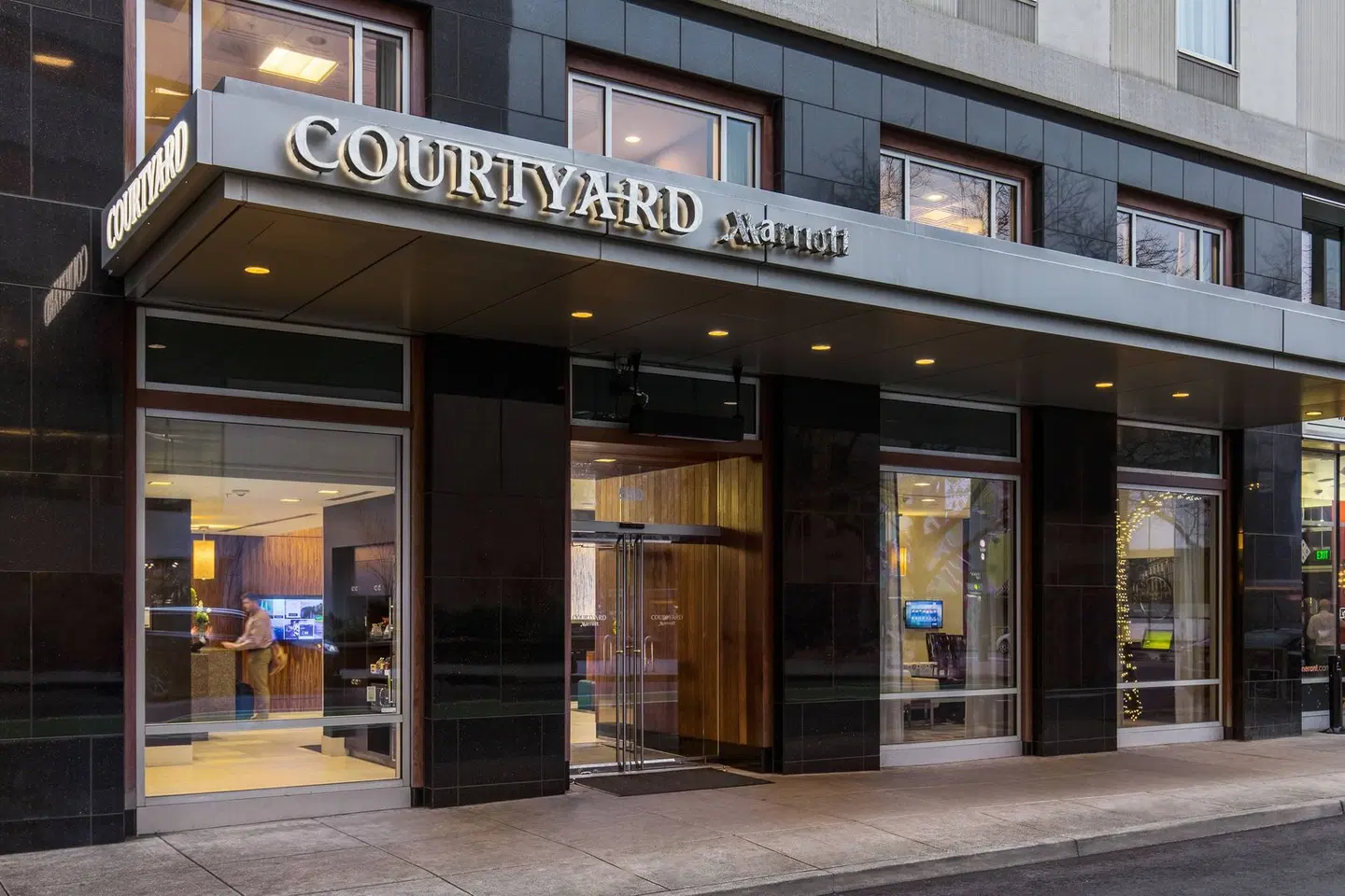 Courtyard by Marriott Portland City Center EXTERIOR