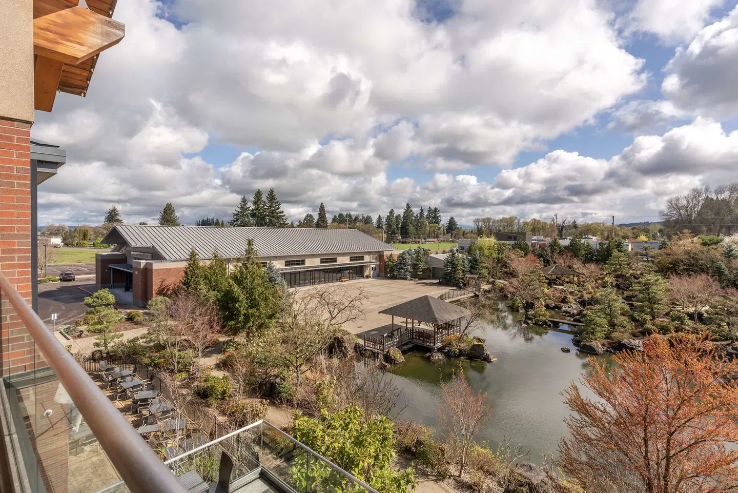 Best Western Premier Boulder Falls Inn LANDSCAPE