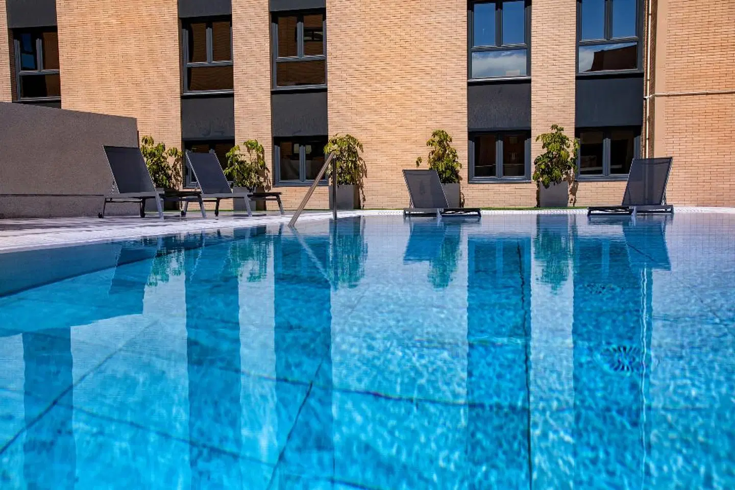 Hotel Vértice Indalo Almería OUTDOOR_POOL