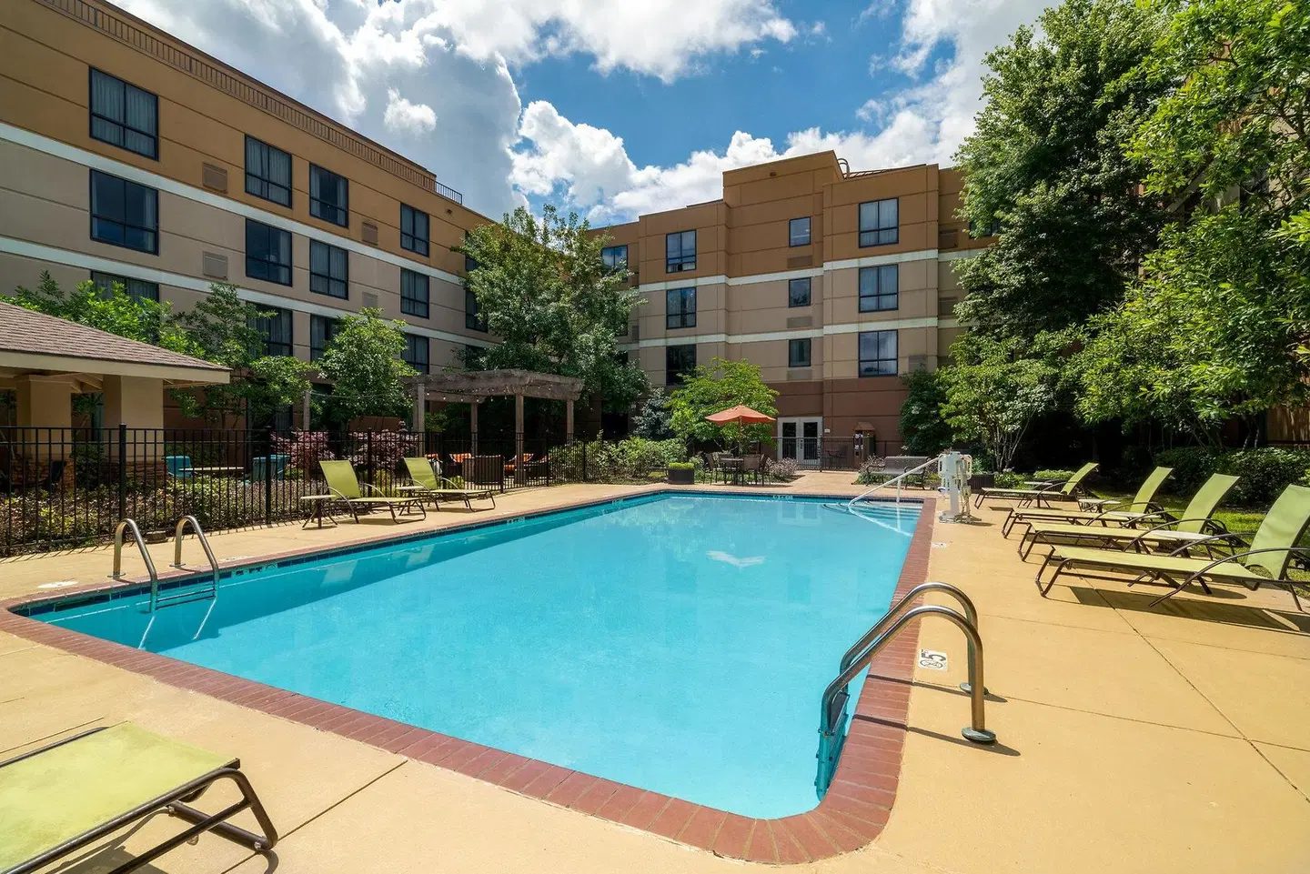 Staybridge Suites Memphis - Poplar Avenue East by IHG OUTDOOR_POOL