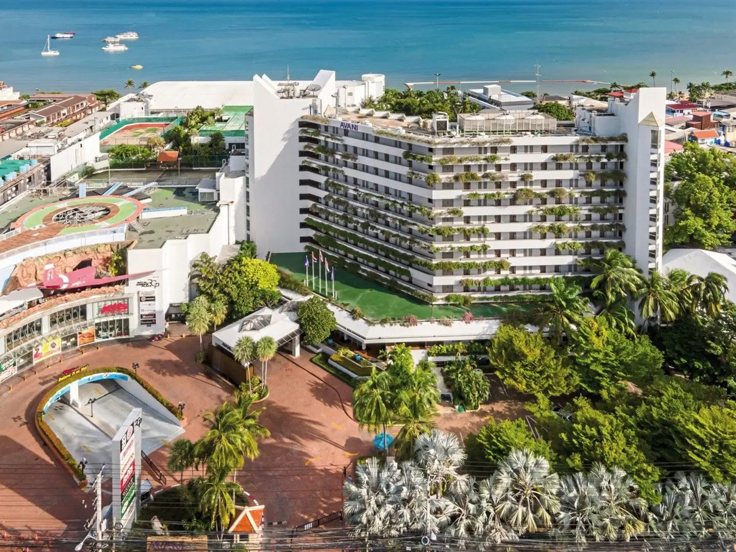 Avani Pattaya Resort EXTERIOR
