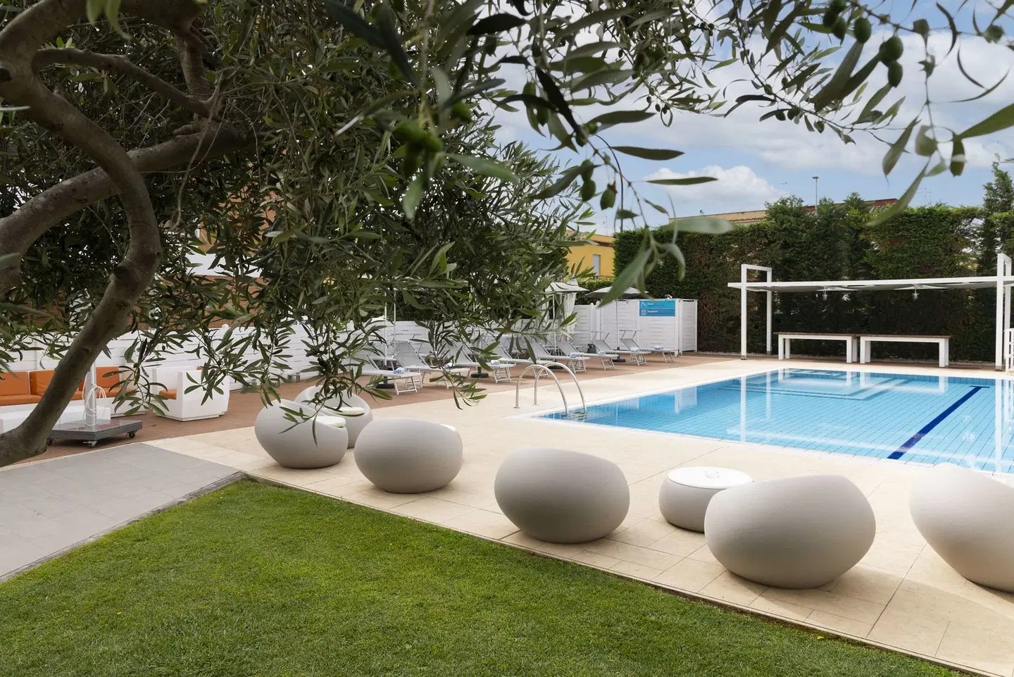 Best Western Hotel Rome Airport OUTDOOR_POOL