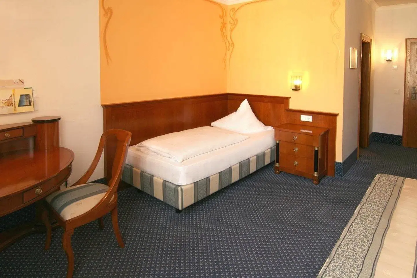 Altstadthotel Arch ROOM_EXAMPLE
