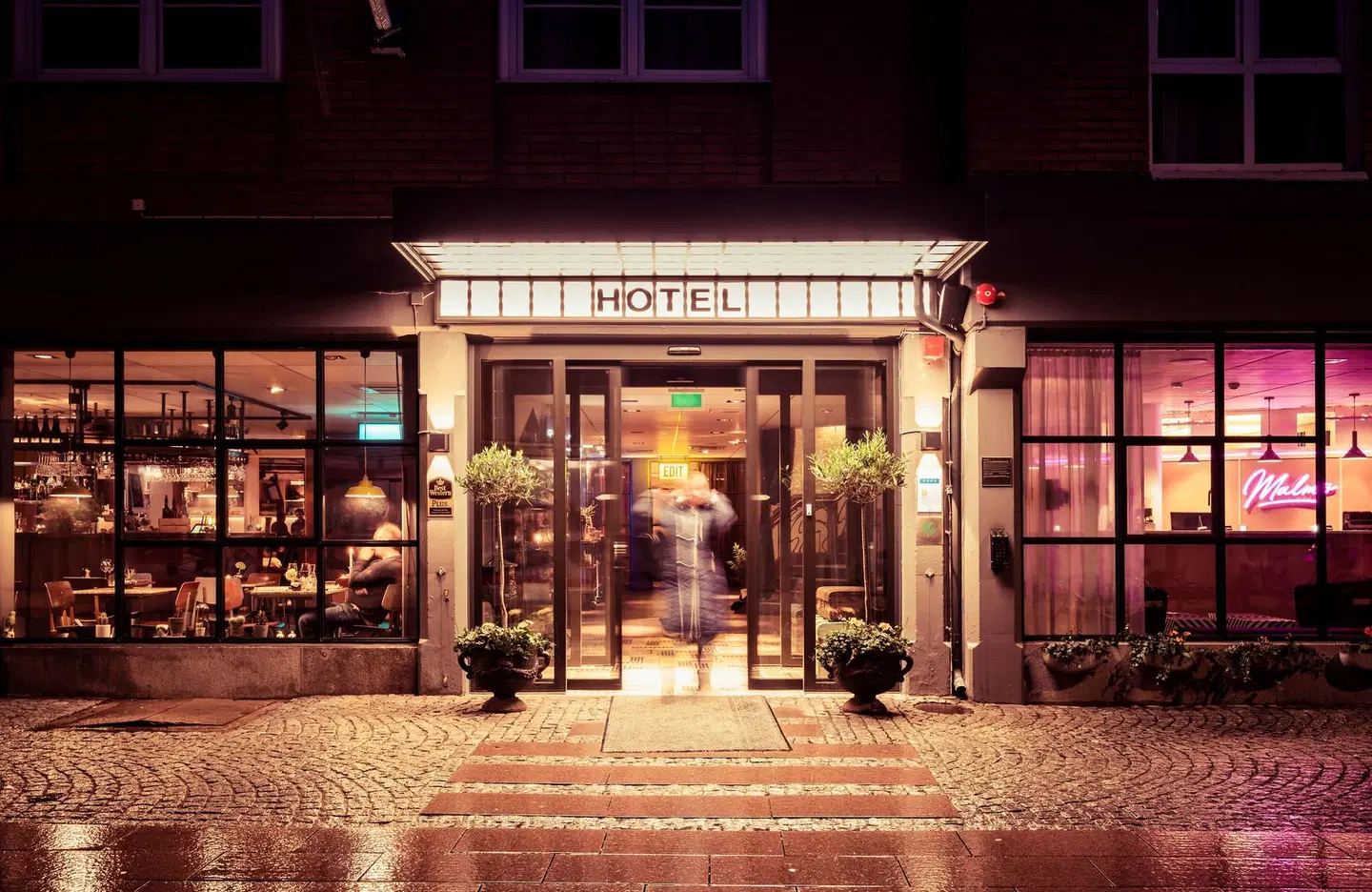 Best Western Plus Hotel Noble House EXTERIOR