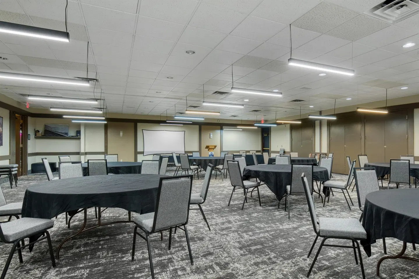 Best Western Sunridge Inn & Conference Center Bar