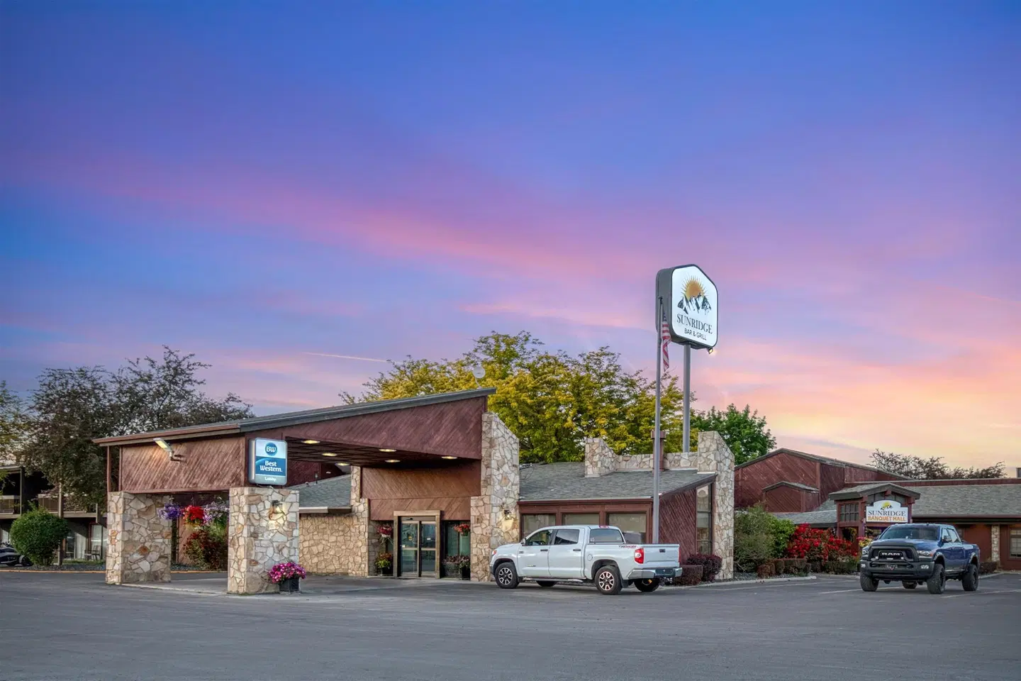 Best Western Sunridge Inn & Conference Center EXTERIOR