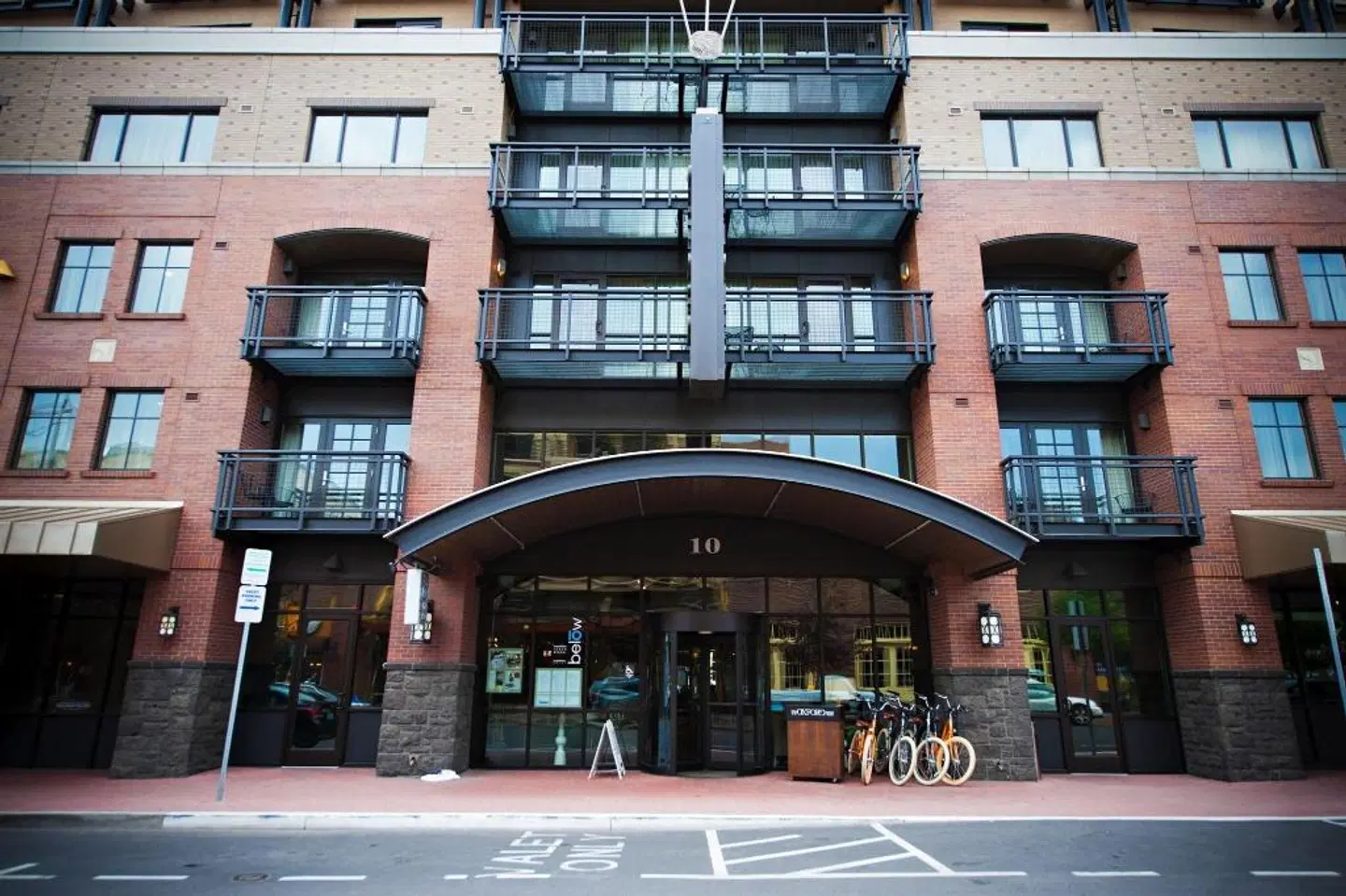 Oxford Hotel Bend EXTERIOR