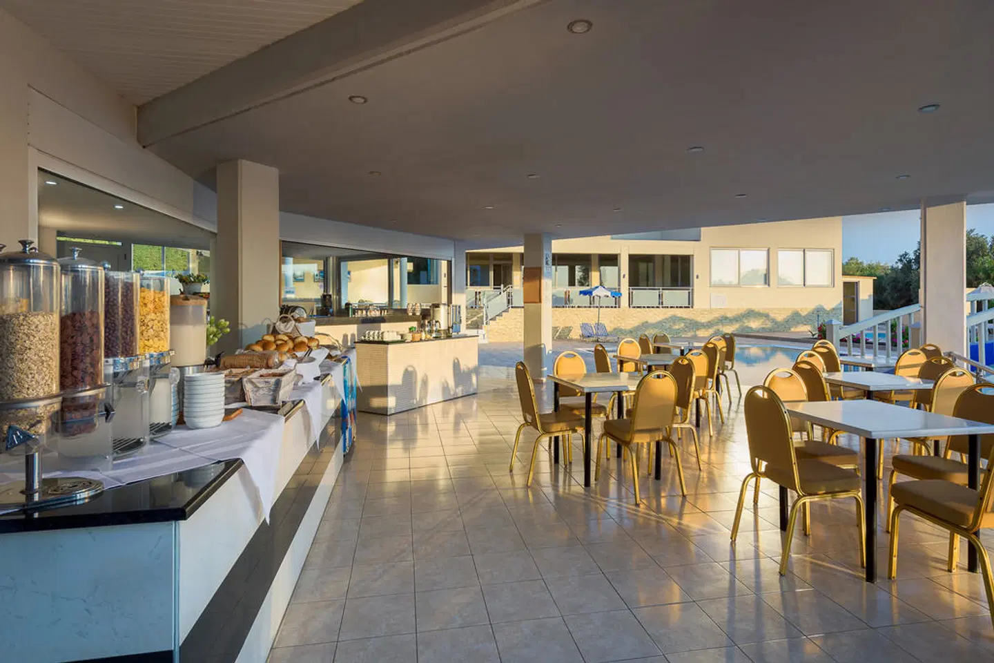 Memphis Beach Hotel Restaurant