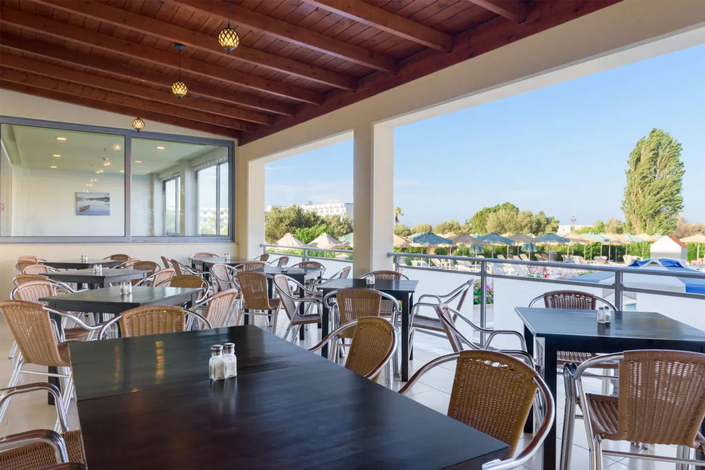 Memphis Beach Hotel Restaurant