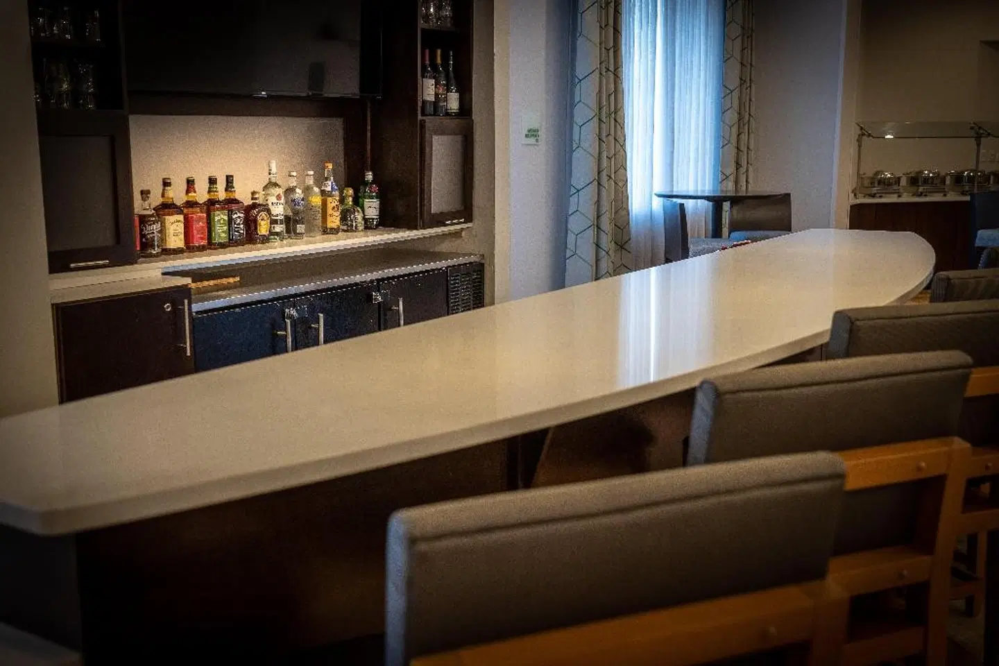 Holiday Inn & Suites Memphis -  Wolfchase Galleria by IHG Bar