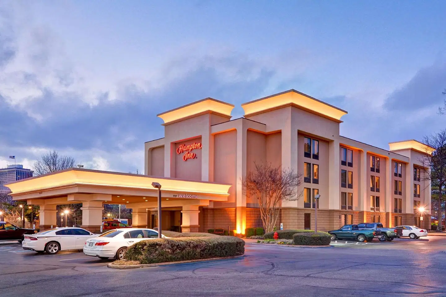 Hampton Inn Memphis-Poplar EXTERIOR