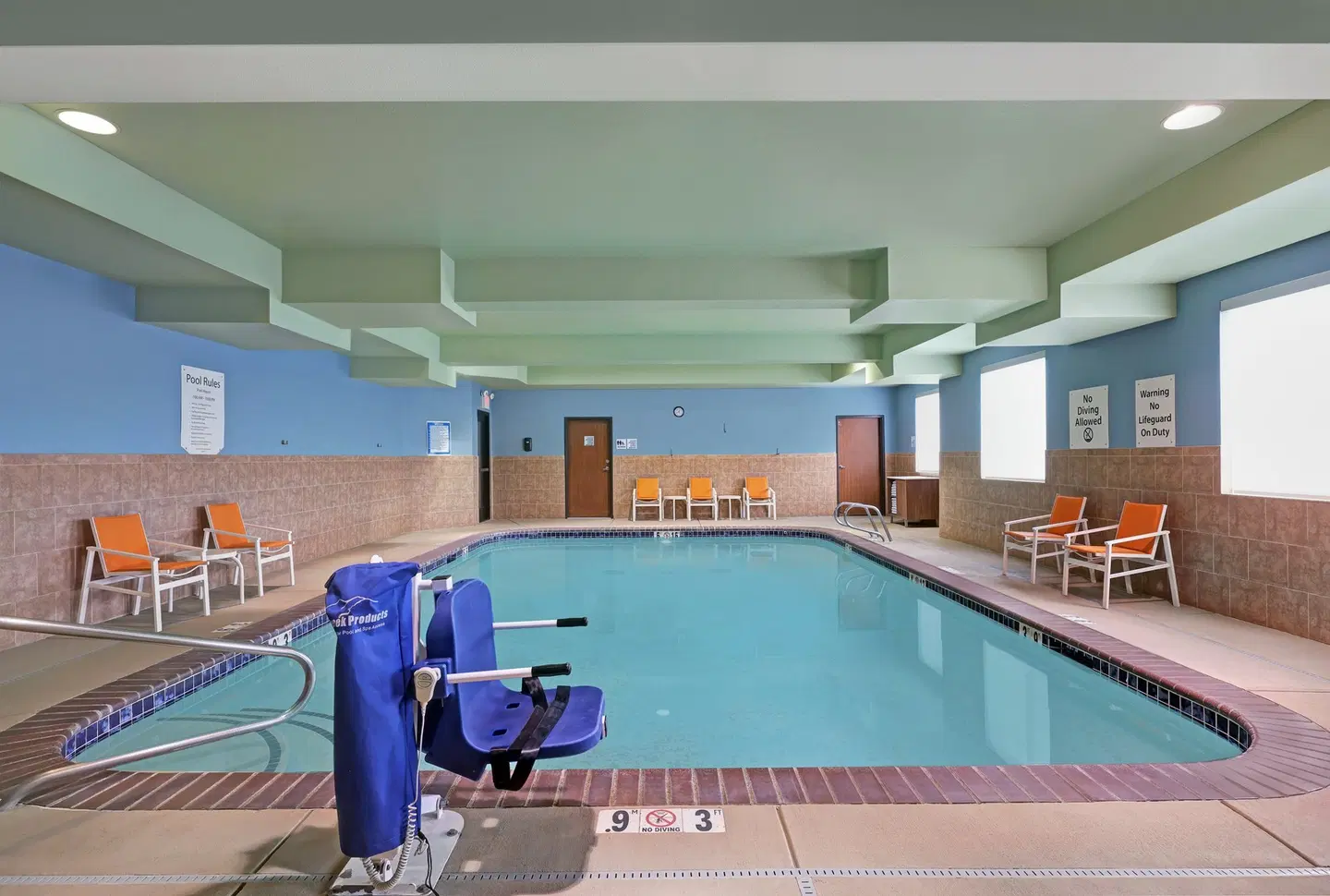 Holiday Inn Express & Suites Newport Hallenbad