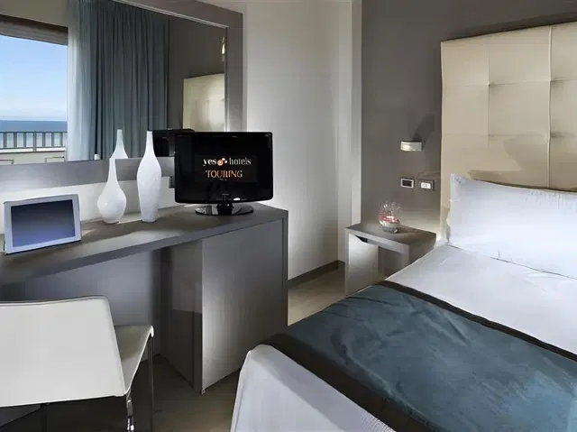 Touring ROOM_EXAMPLE