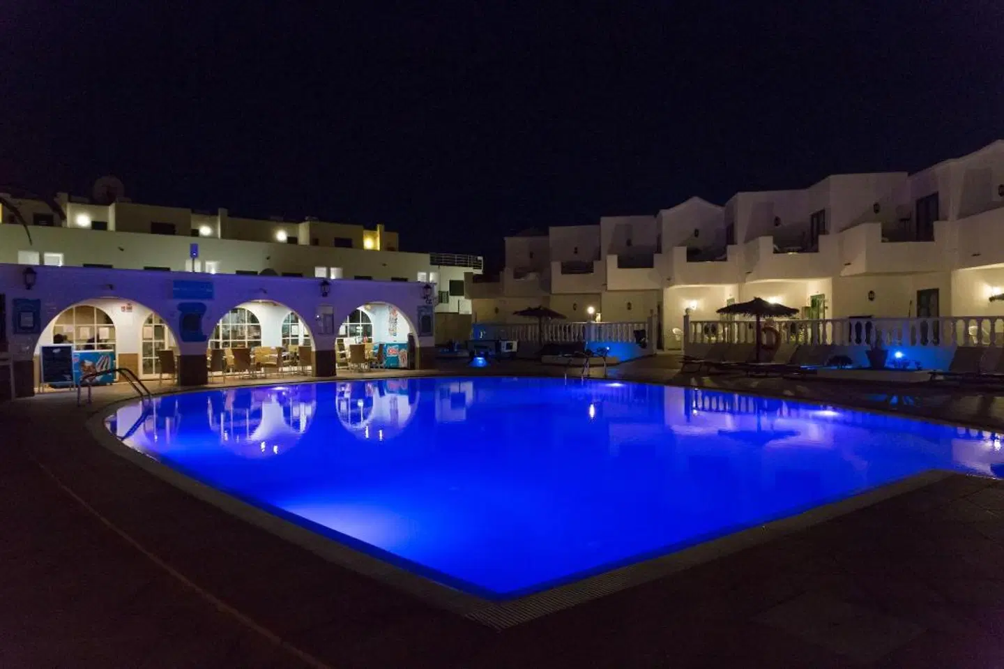 Las Adelfas OUTDOOR_POOL