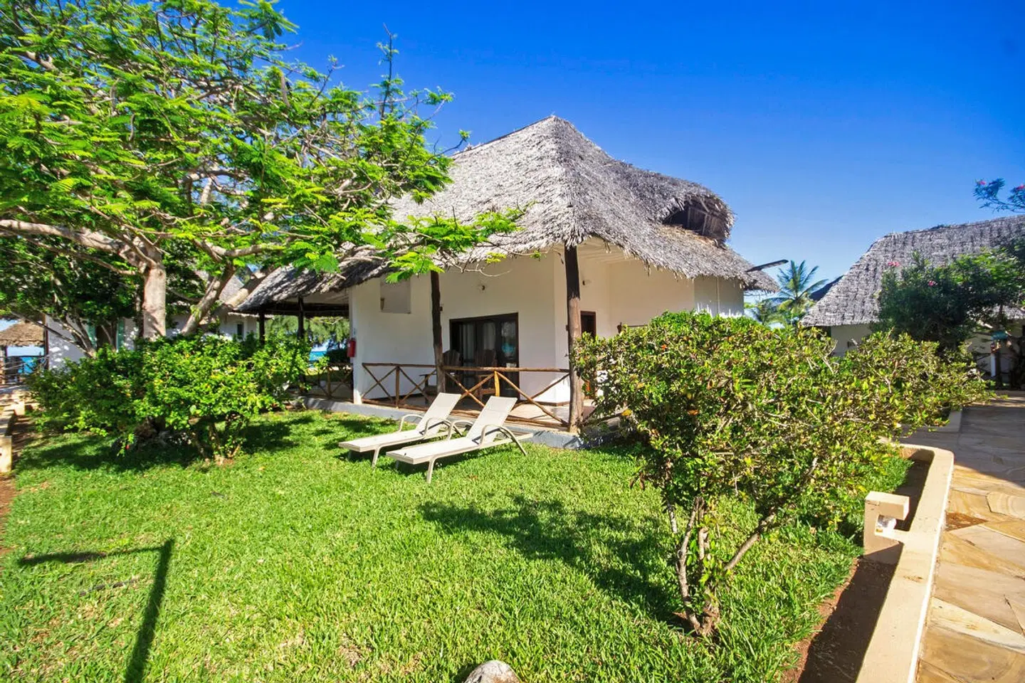 Reef & Beach Resort EXTERIOR