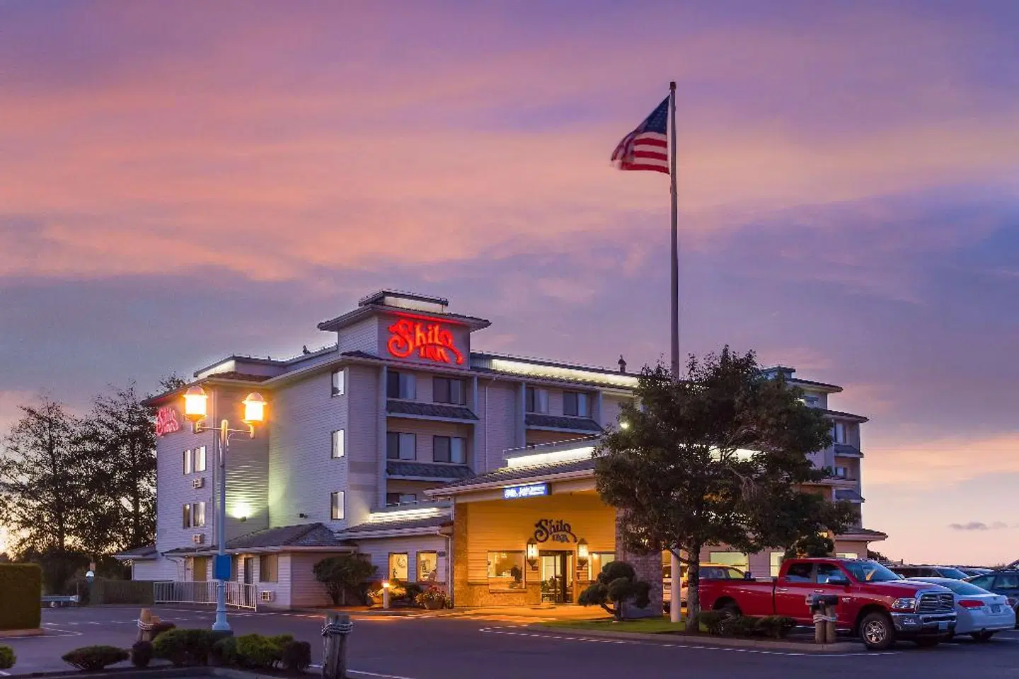 Shilo Inn Suites Warrenton EXTERIOR