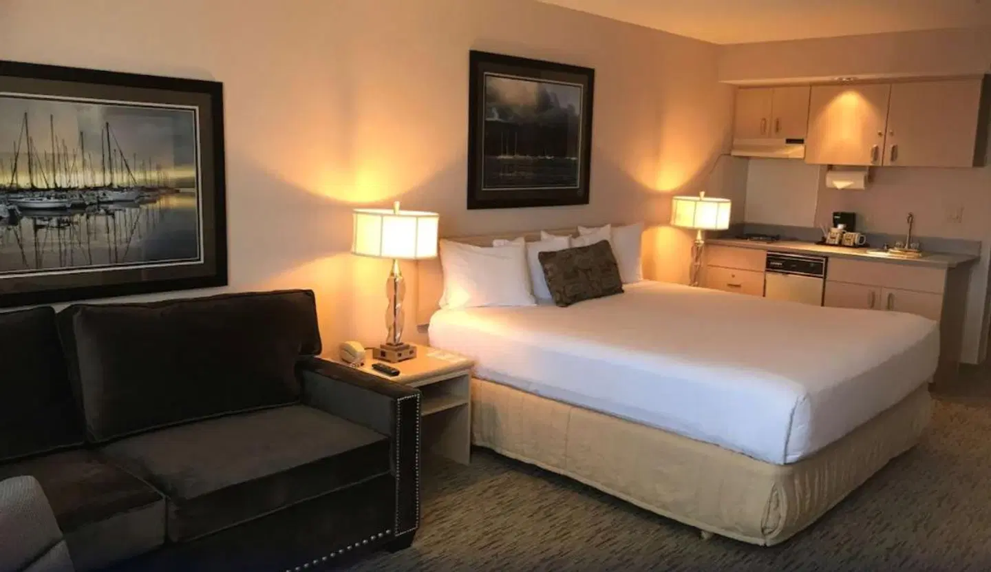 Shilo Inn Suites Warrenton ROOM_EXAMPLE
