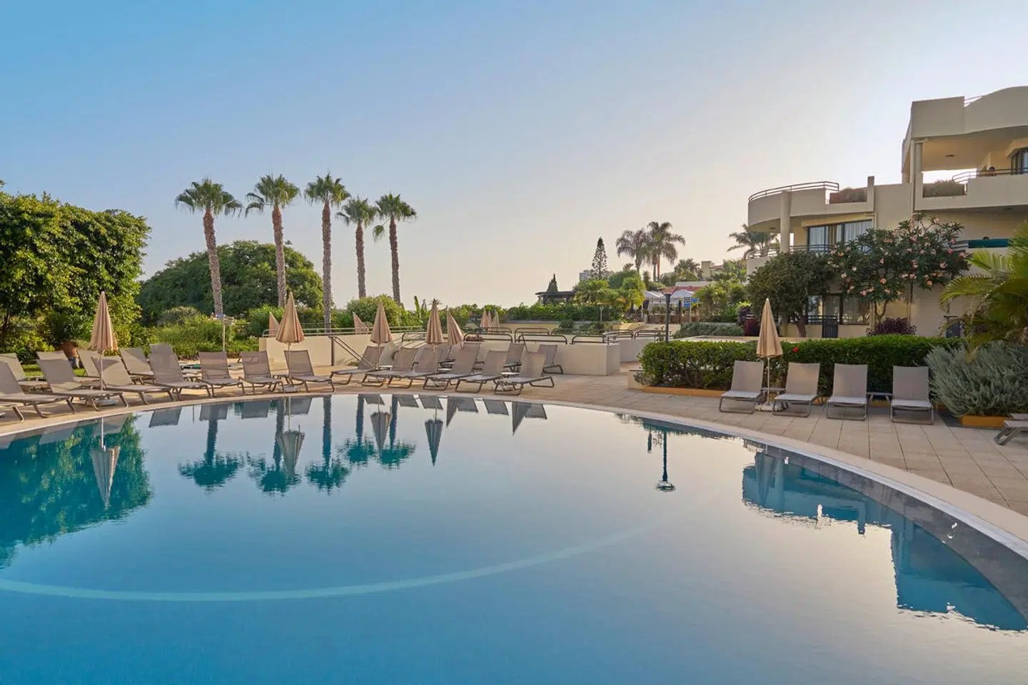 The Residence Porto Mare OUTDOOR_POOL