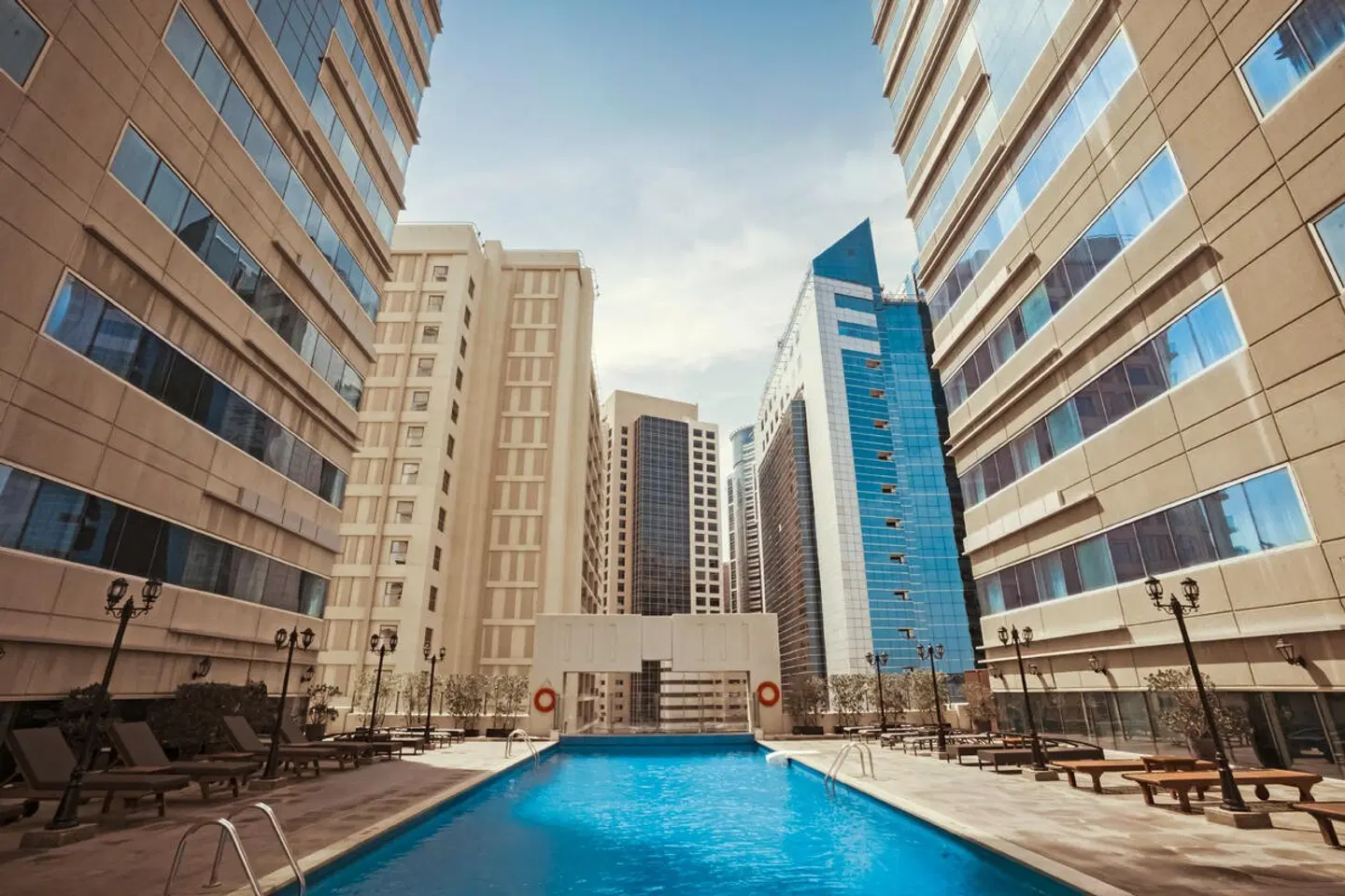 Radisson Blu Hotel Barsha Heights EXTERIOR