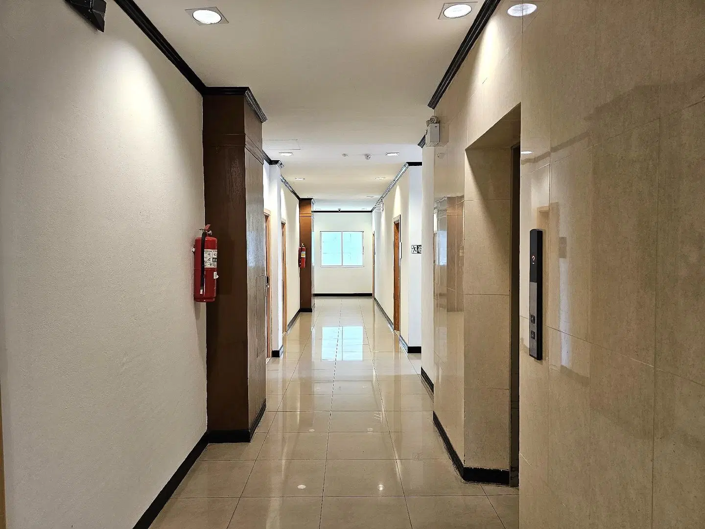 The Base Inn'Near Beach'Near Night Market LOUNGE_LOBBY
