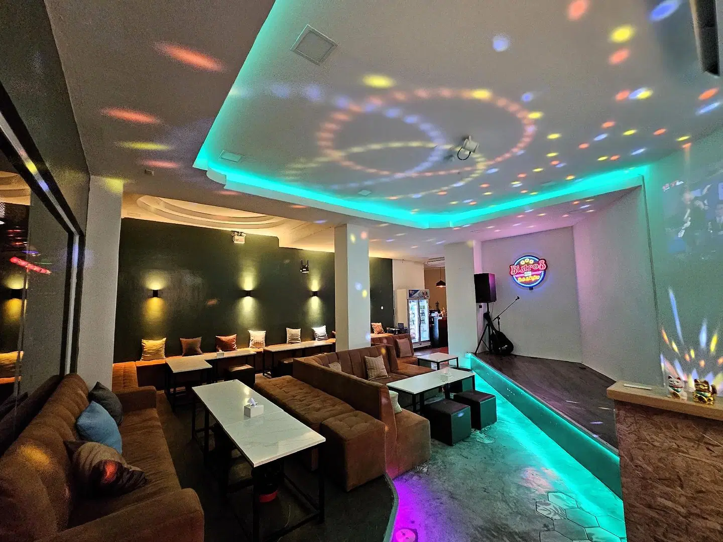 The Base Inn'Near Beach'Near Night Market LOUNGE_LOBBY