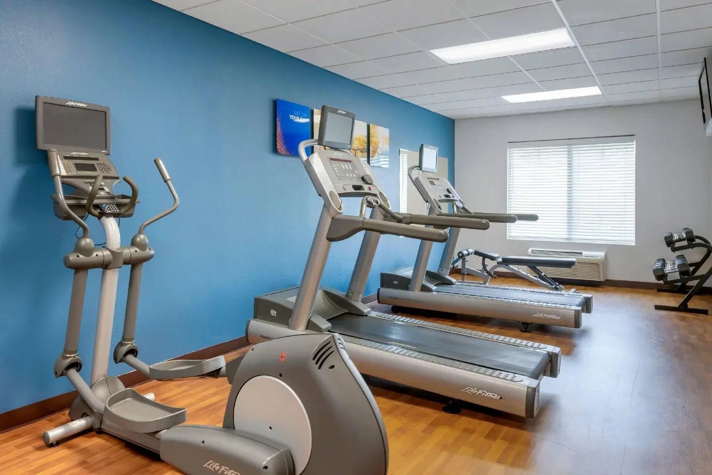 Comfort Suites Near Universal Orlando Resort SPORTS_AND_LEISURE