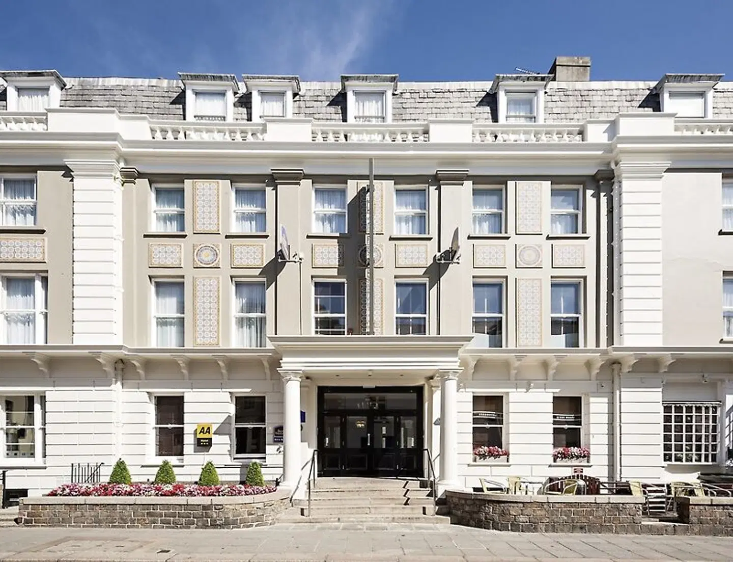 Royal Hotel EXTERIOR