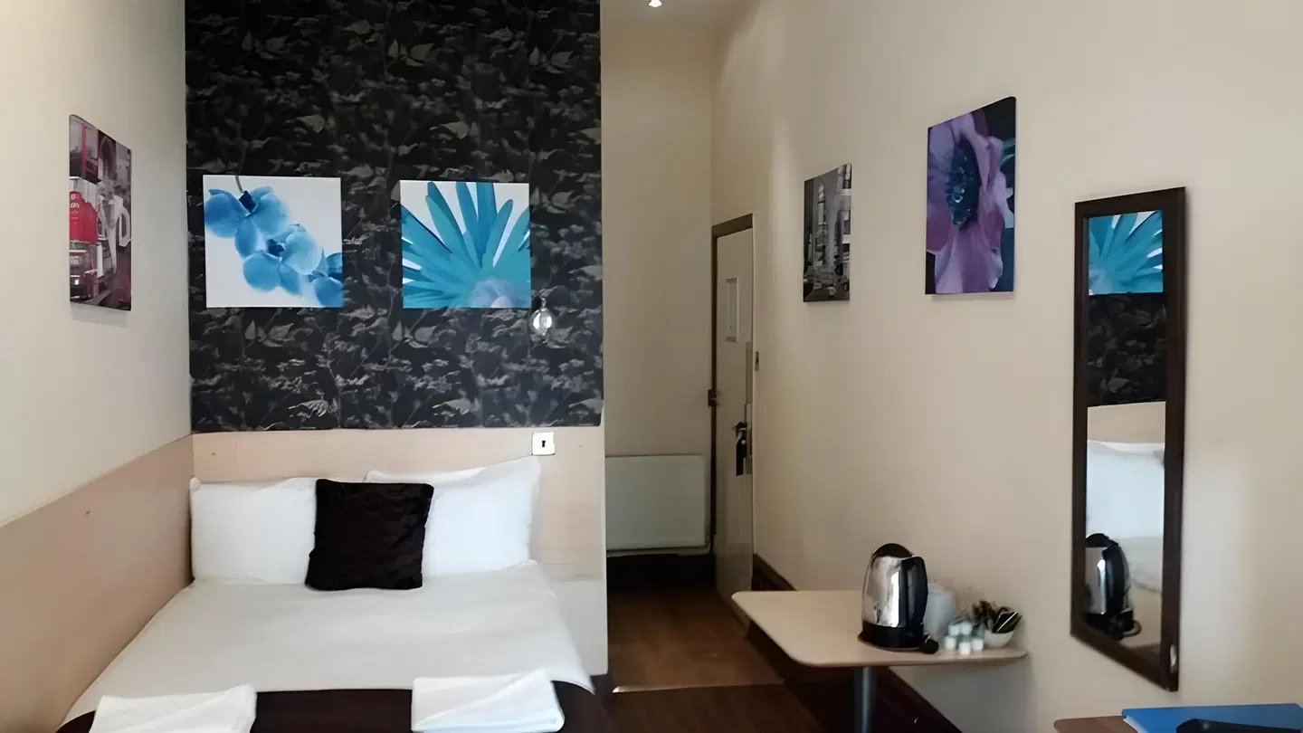 Tony's House Hotel ROOM_EXAMPLE
