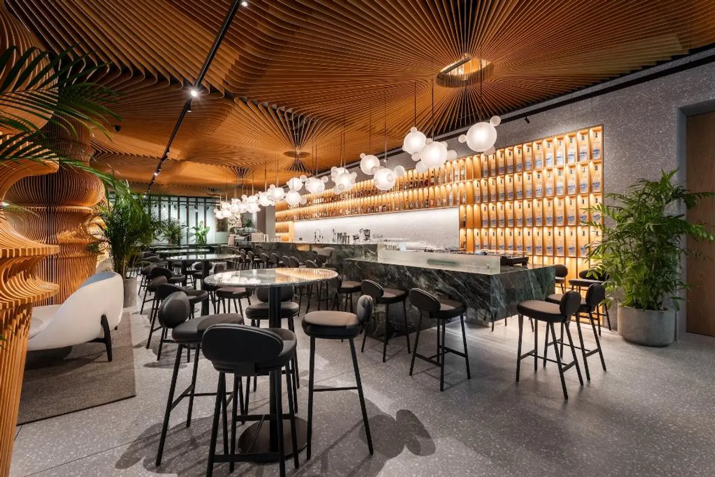 Graffit Gallery Design Hotel Bar