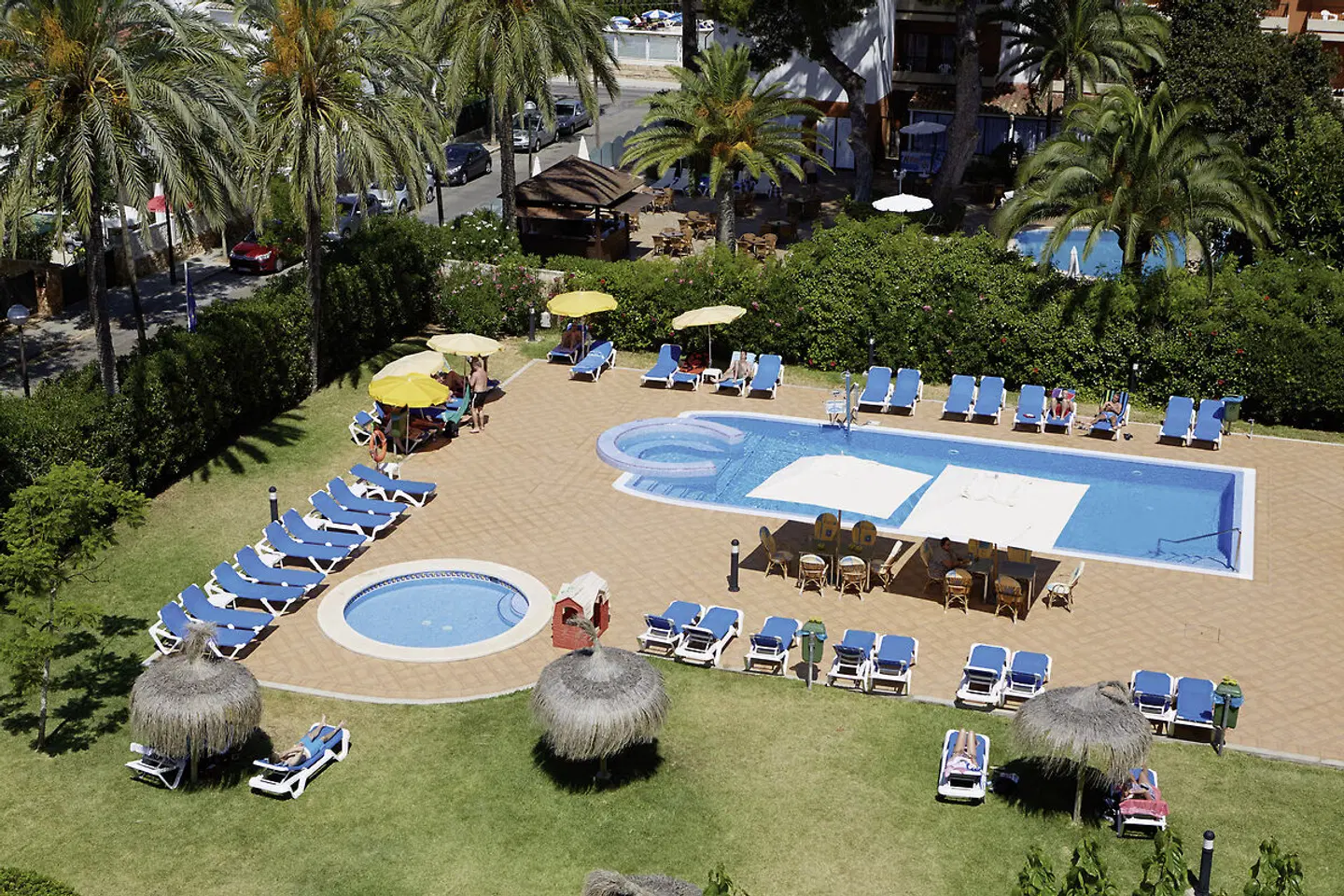Luxor OUTDOOR_POOL