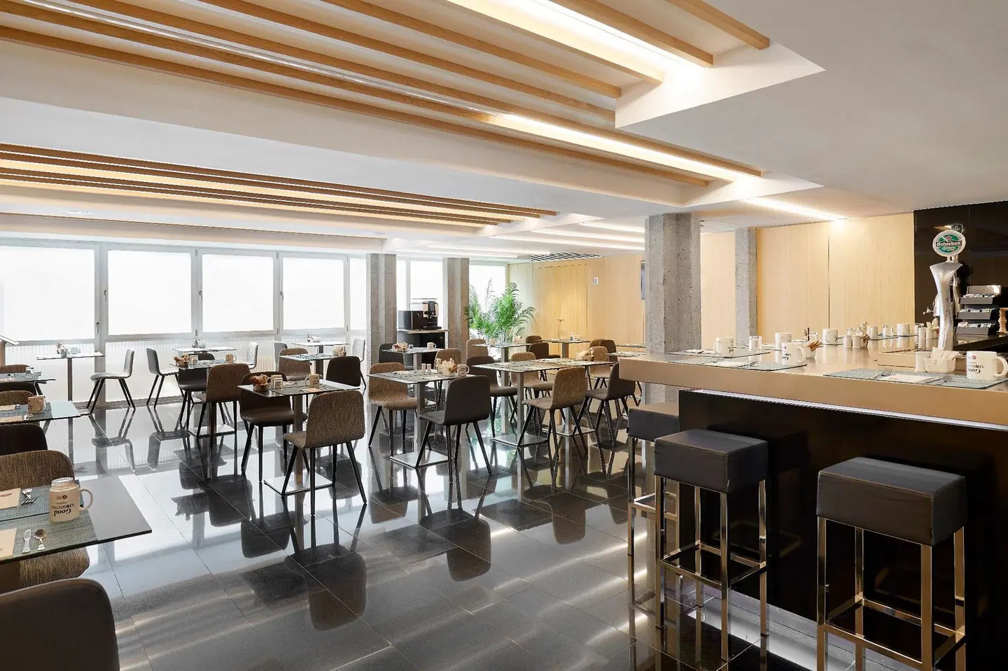 Exe Plaza Catalunya Bar