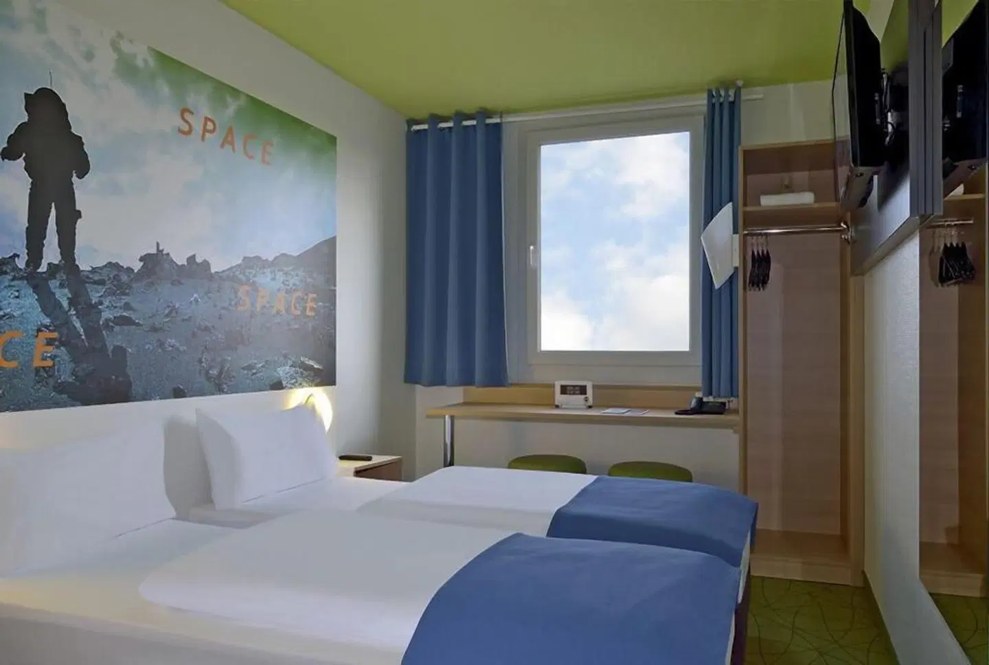 B&B Hotel Köln-Airport ROOM_EXAMPLE