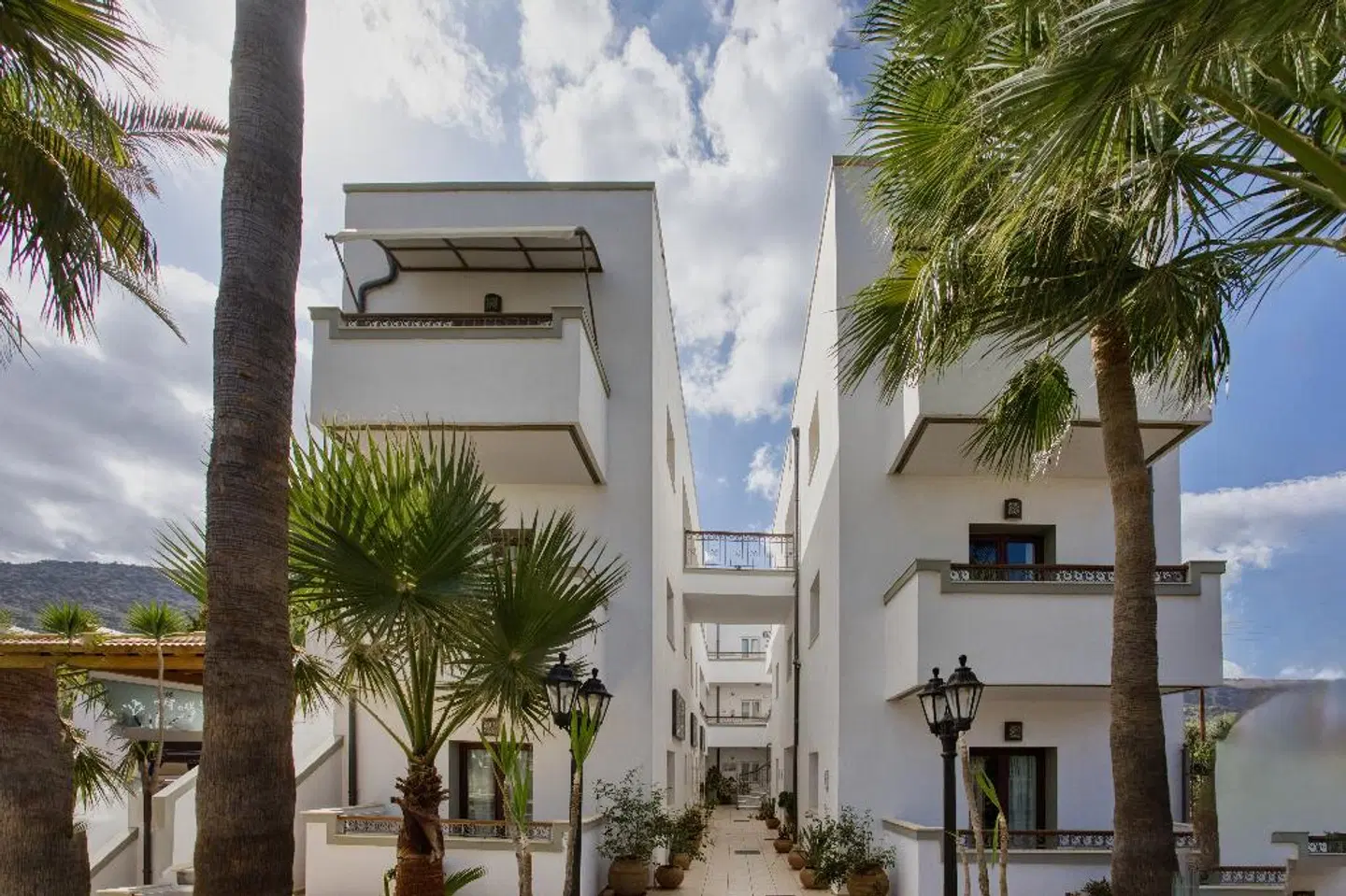 Bella Elena EXTERIOR