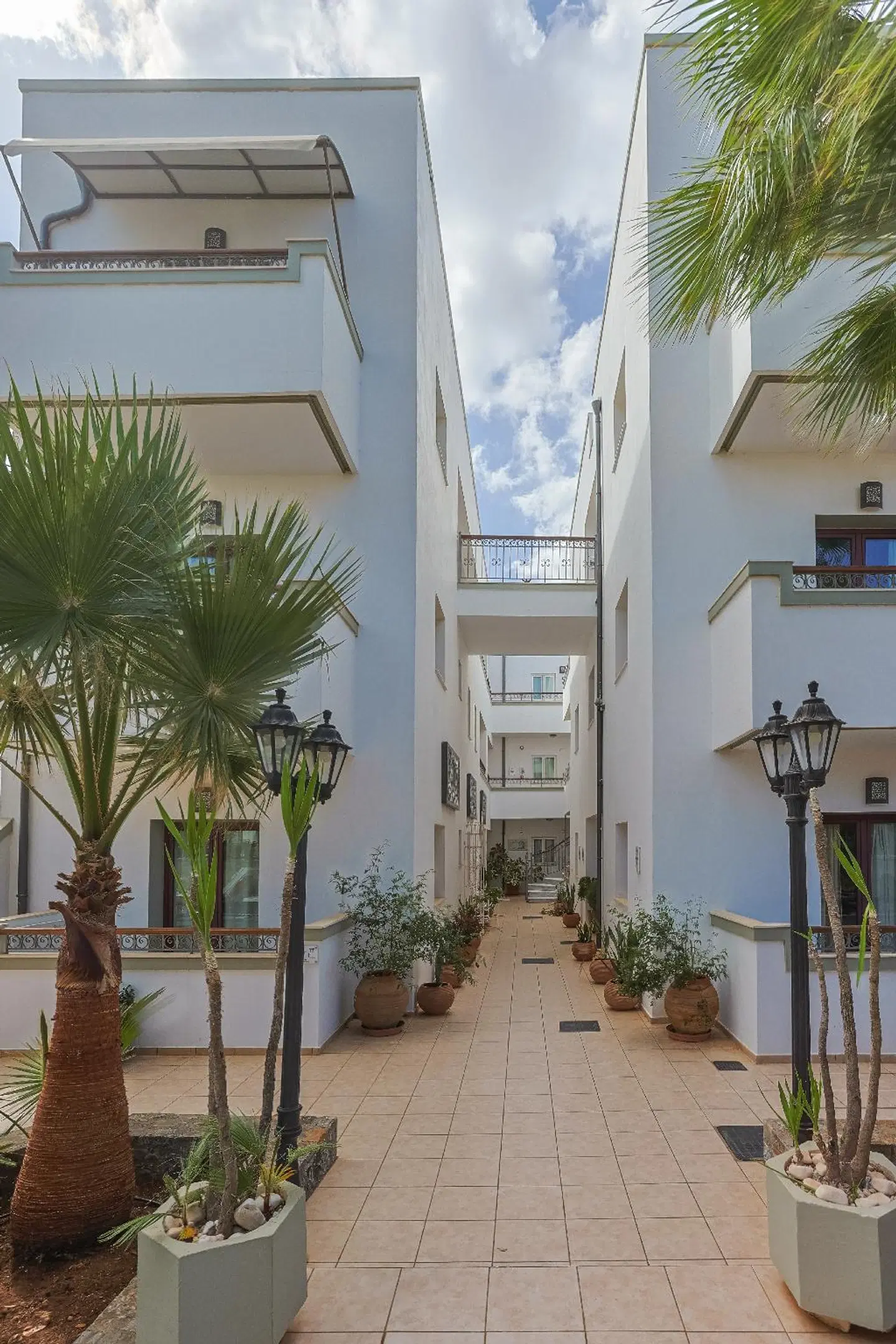 Bella Elena EXTERIOR
