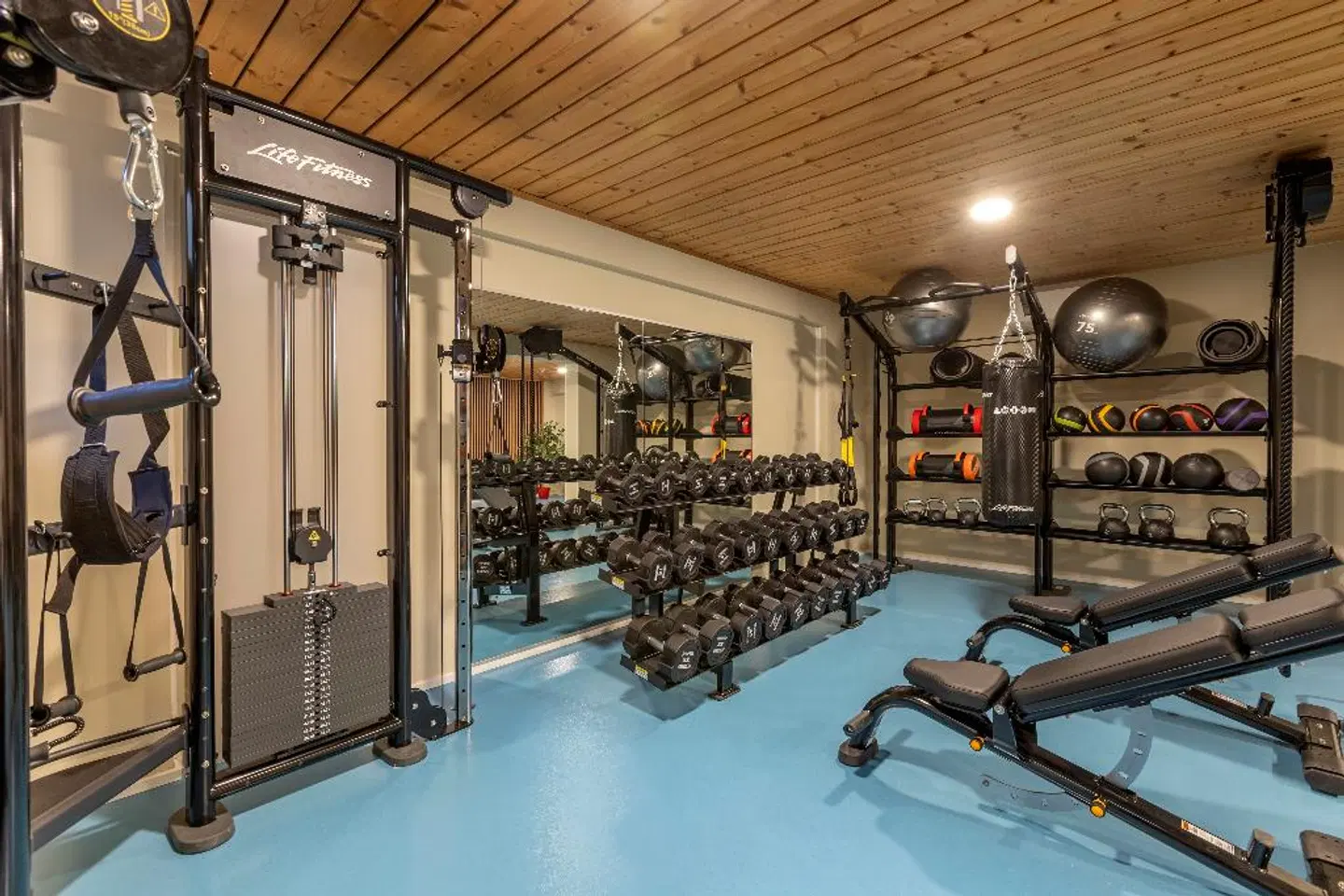 Alpine Club SPORTS_AND_LEISURE