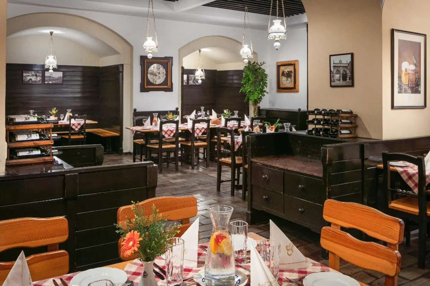 Ambassador Zlata Husa Restaurant