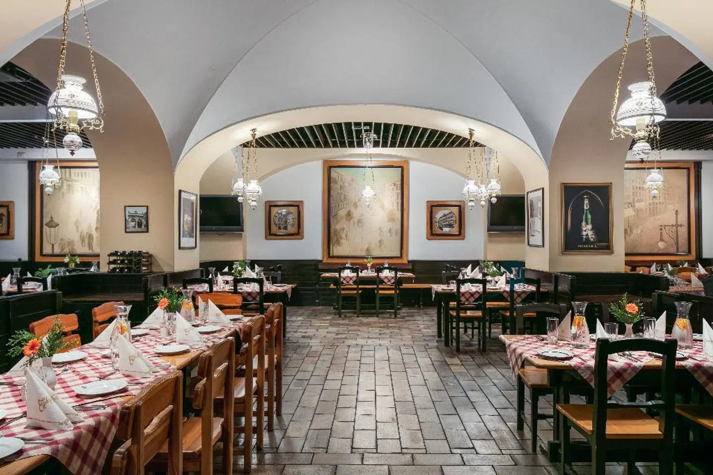Ambassador Zlata Husa Restaurant