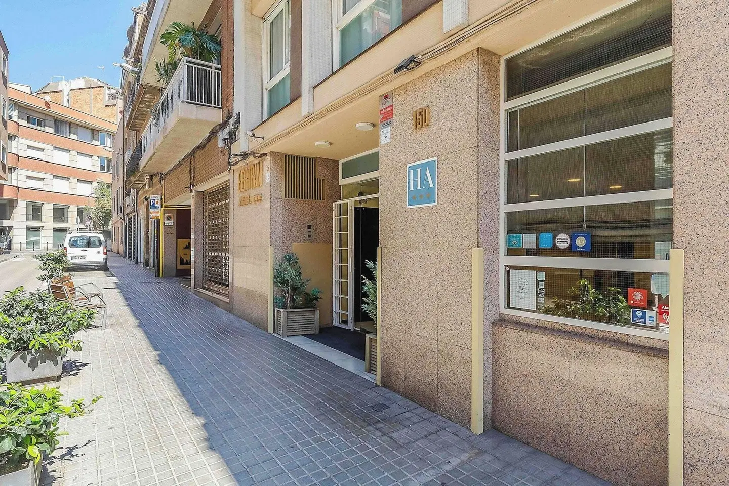 Aparthotel Bertrán EXTERIOR