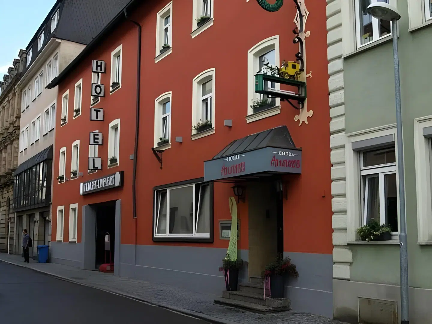 Andres EXTERIOR