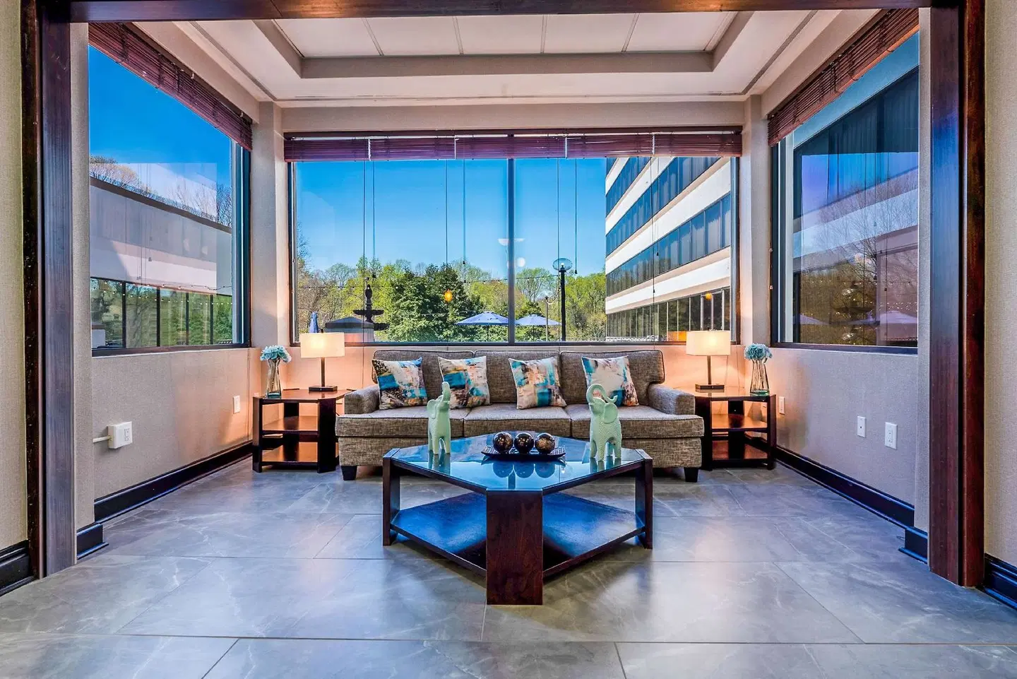 DoubleTree by Hilton South Charlotte Tyvola LOUNGE_LOBBY