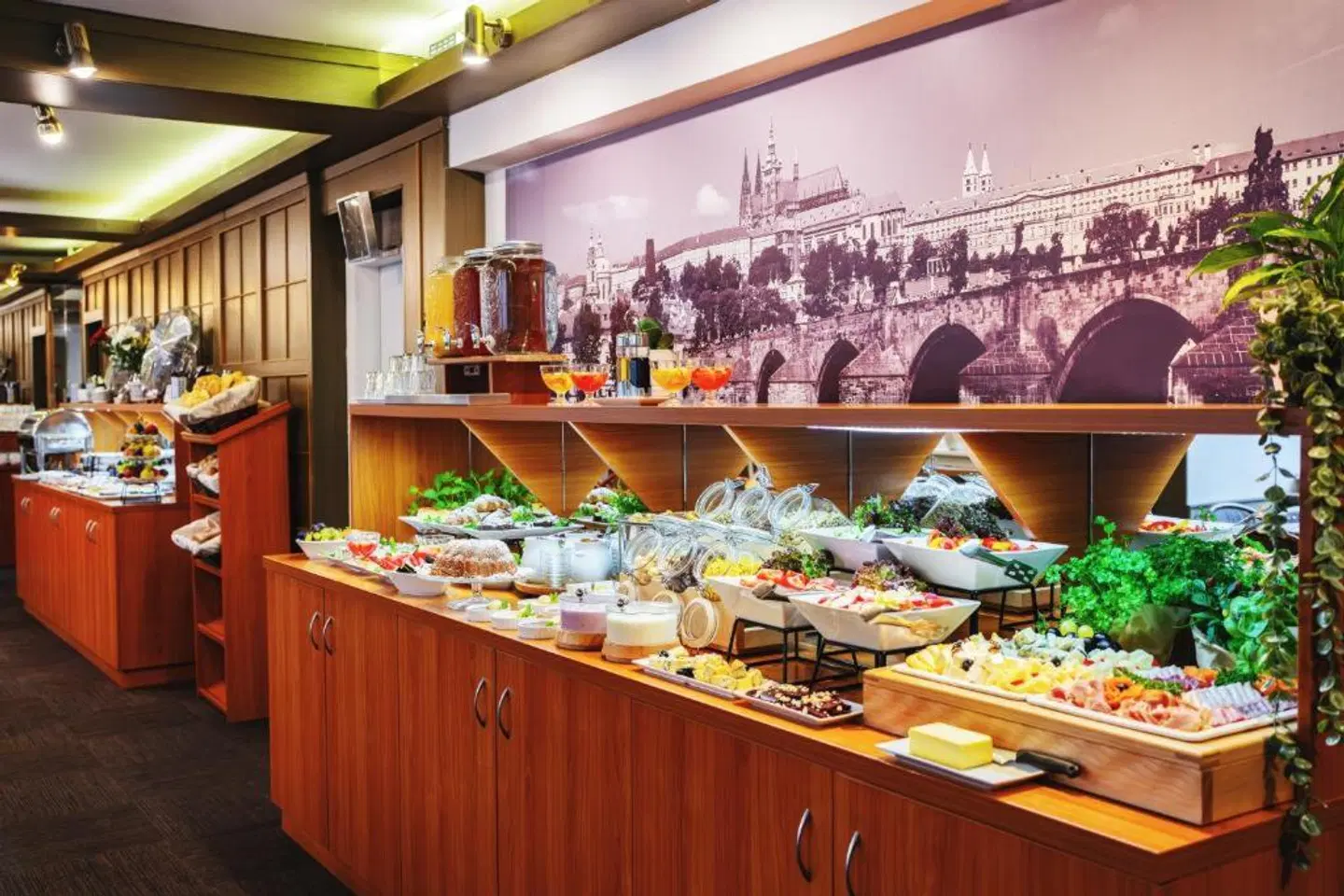 Charles Central Restaurant