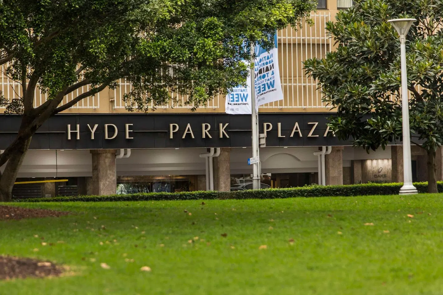Oaks Sydney Hyde Park Suites EXTERIOR