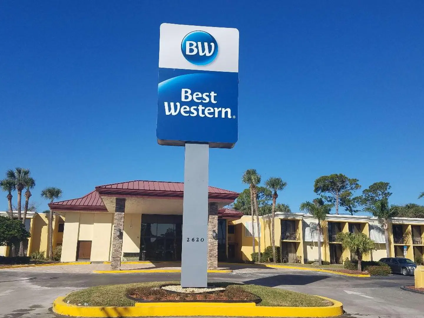Best Western Plus International Speedway Hotel EXTERIOR