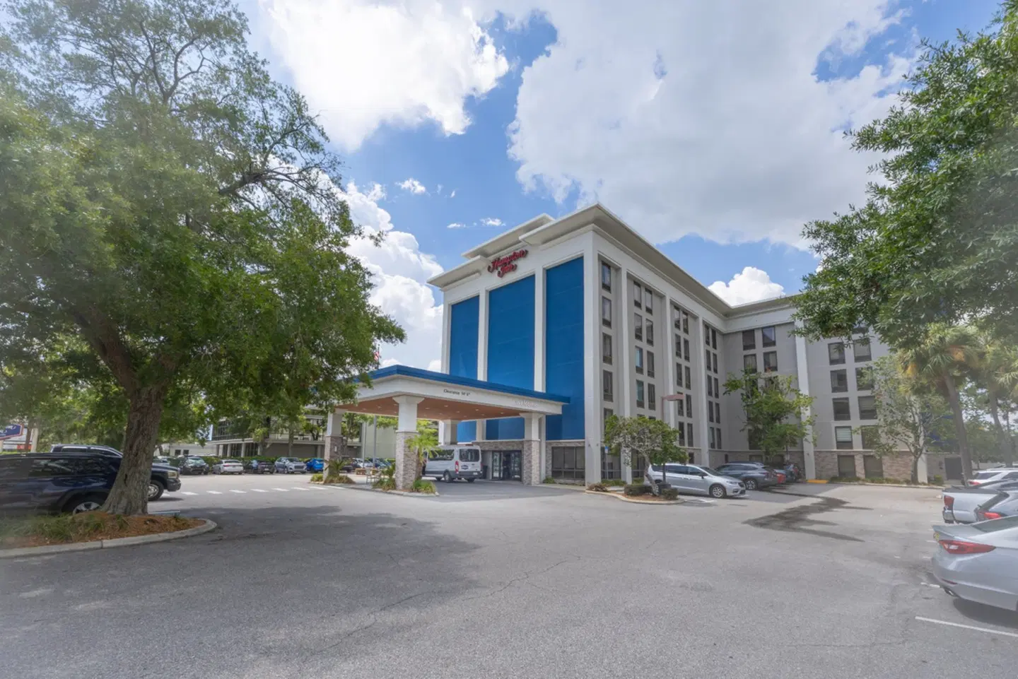 Hampton Inn Tampa International Airport/Westshore EXTERIOR