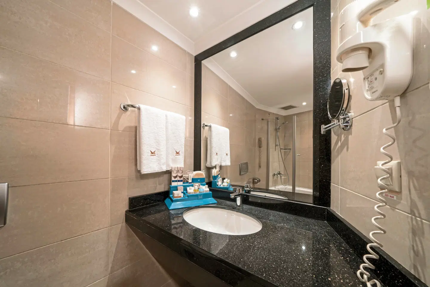 Liberty Hotels Lara Badezimmer