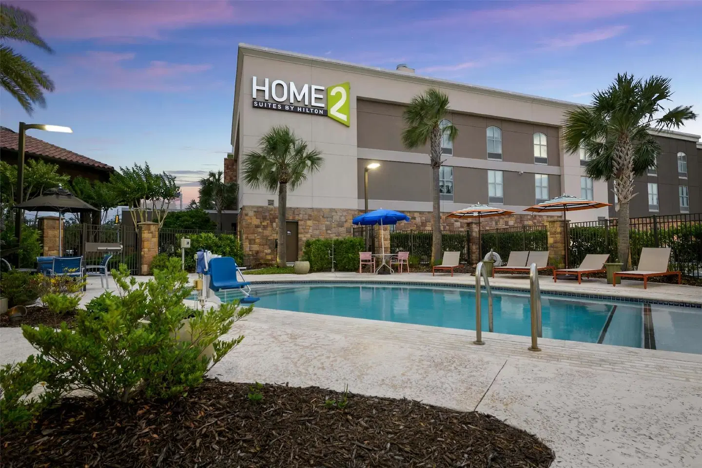 Home2 Suites by Hilton  St. Simons Island EXTERIOR