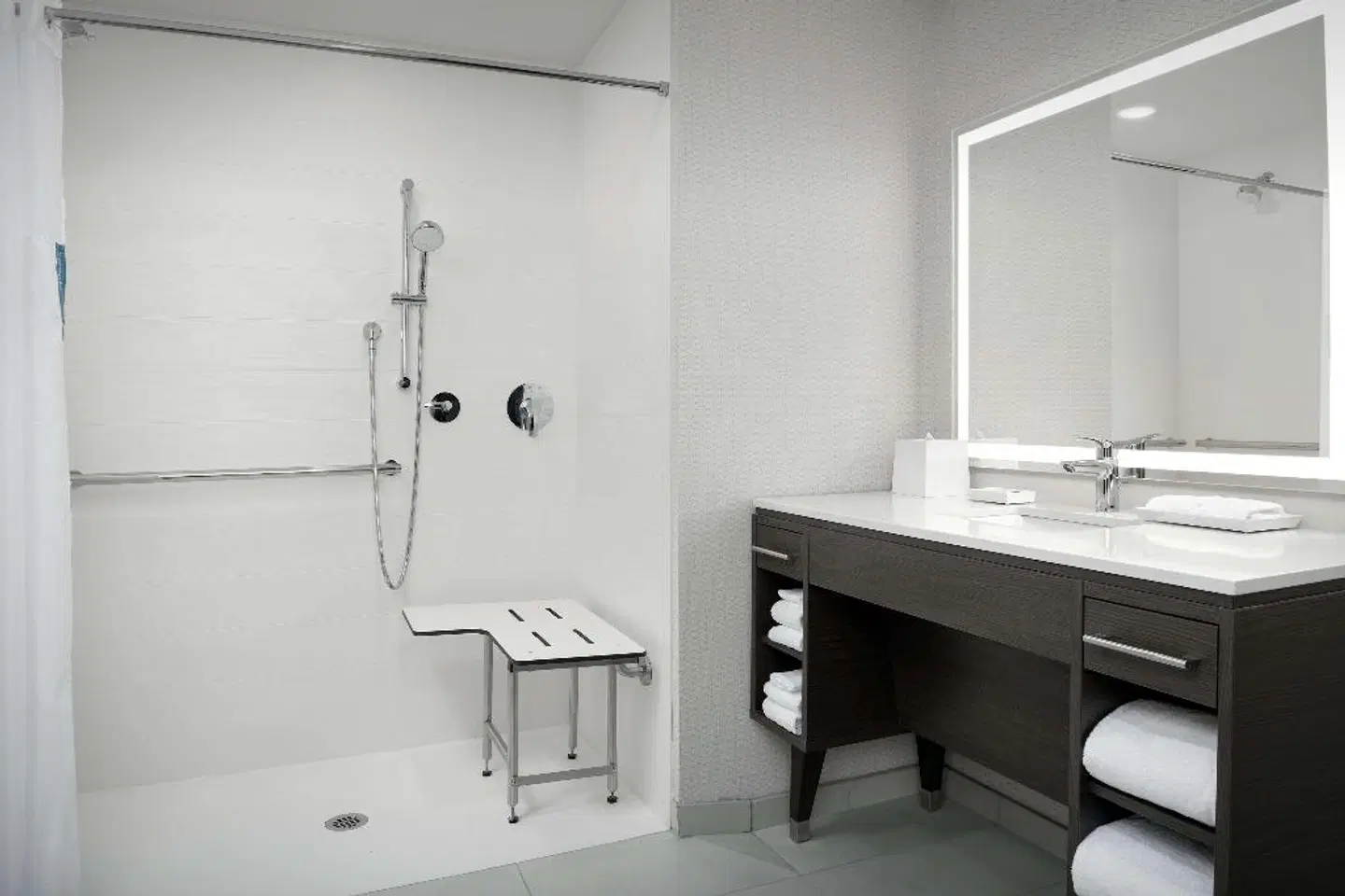 Home2 Suites by Hilton Orlando Lake Nona Badezimmer